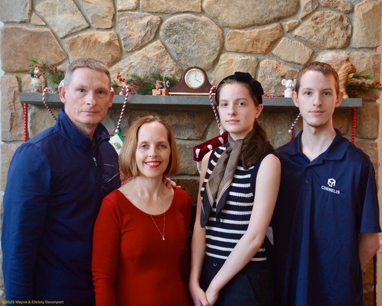 251224 Devonport Family Portrait.jpg